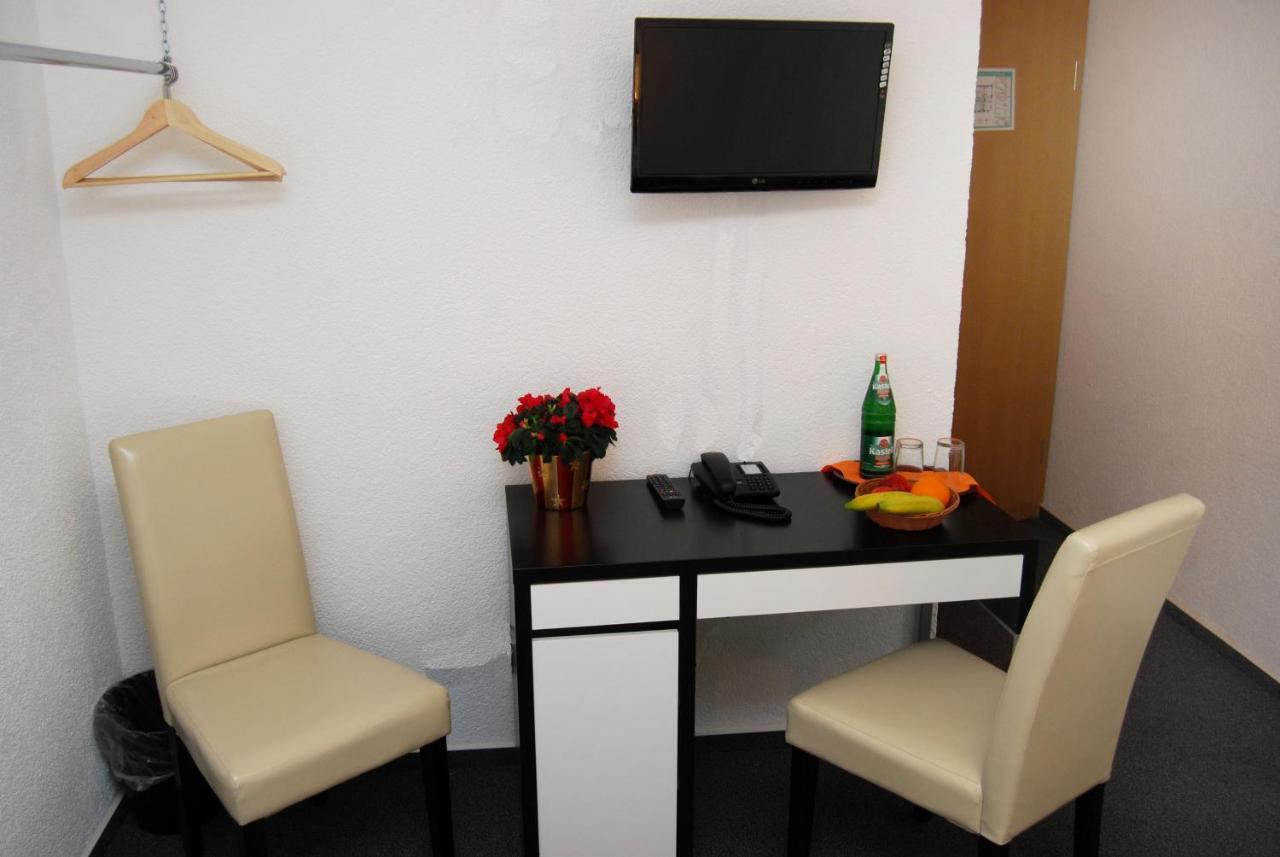 Hotel Rheinischer Hof Erkrath Εξωτερικό φωτογραφία