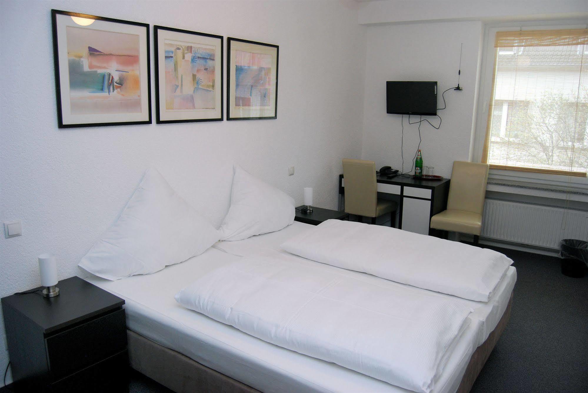 Hotel Rheinischer Hof Erkrath Εξωτερικό φωτογραφία